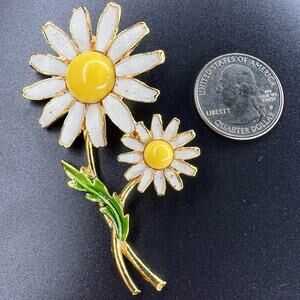 Vintage Weiss Signed Enamel Daisies Brooch Pin White Yellow